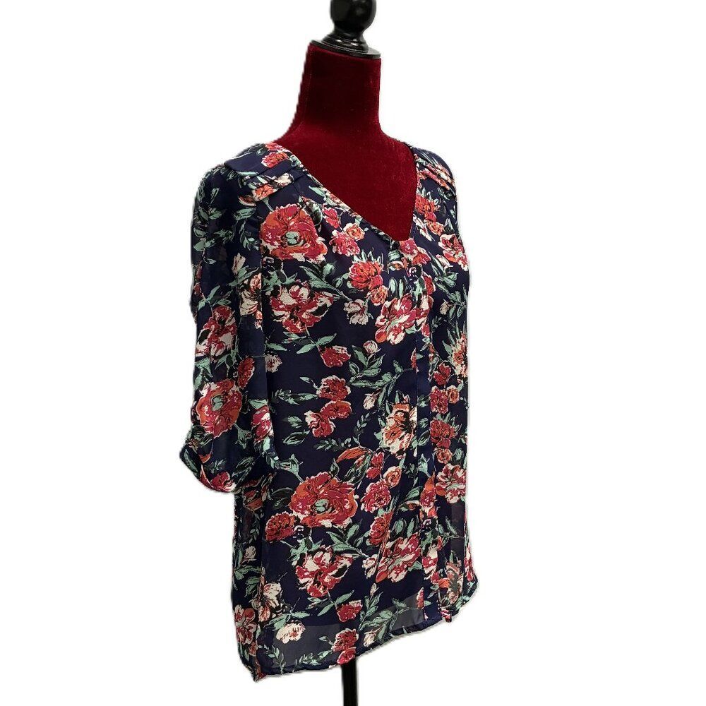 Skies Are Blue Floral Blouse - Navy with Red Roses - Size Medium - Pleated Detai